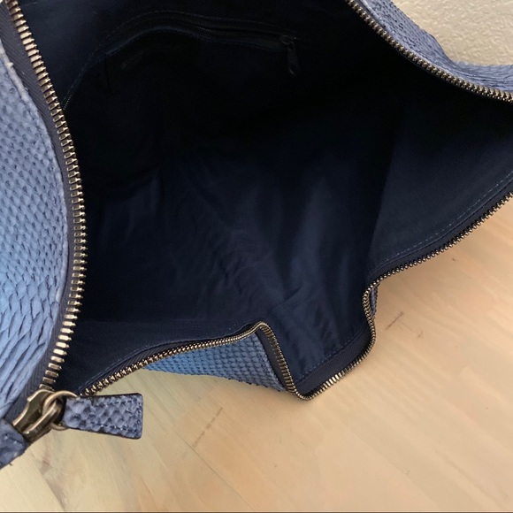 Emily Cho Blue Python Leather Foldable Clutch - Picture 7 of 8